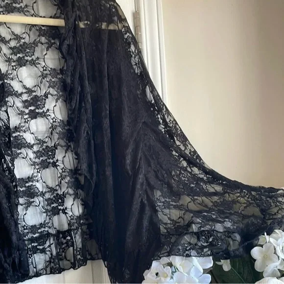 Free People Black Lace Kimono Cardigan Shrug Cape Poncho Blouse. Gorgeous! - Picture 8 of 9